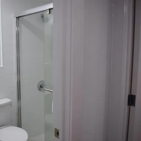 Sleeps 8 Air Con Wifi New York