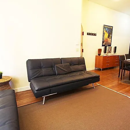 Apartment Sleeps 8 Air Con Wifi T060947
