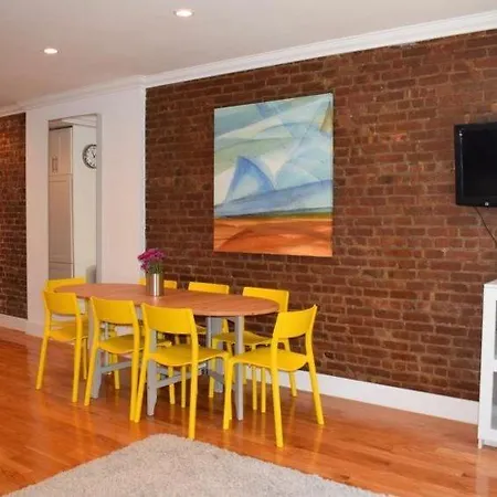 Sleeps 8 Air Con Wifi New York