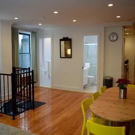 Sleeps 8 Air Con Wifi Apartment *