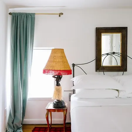 Stuyvesant Place Apartment
