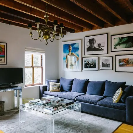 Stuyvesant Place Apartment *
