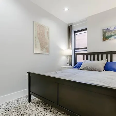 Apartment Fresh, Modern East Village Condo! 3br, 2ba Sleeps Many #groups #subway *