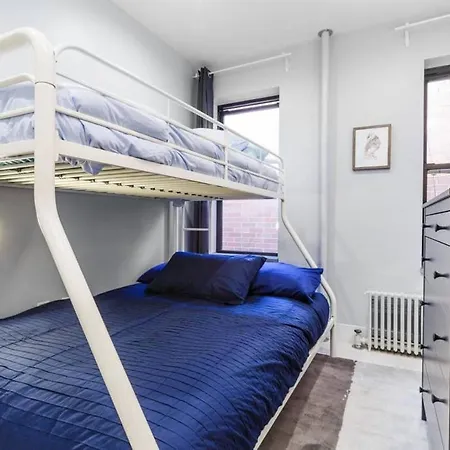 Apartment Fresh, Modern East Village Condo! 3br, 2ba Sleeps Many #groups #subway New York
