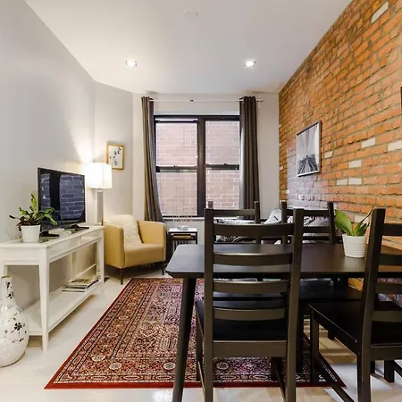 Fresh, Modern East Village Condo! 3br, 2ba Sleeps Many #groups #subway Apartment *
