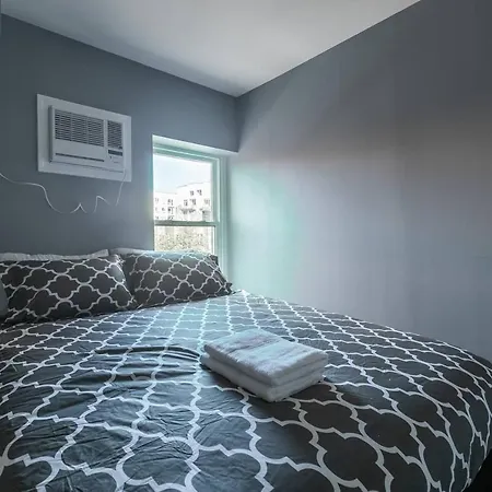 Modern Bright 3bd/2ba Apartment *