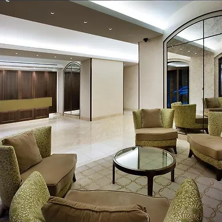 Upper East Side Apartment *