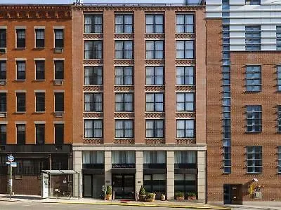Hampton By Hilton Seaport Hotel