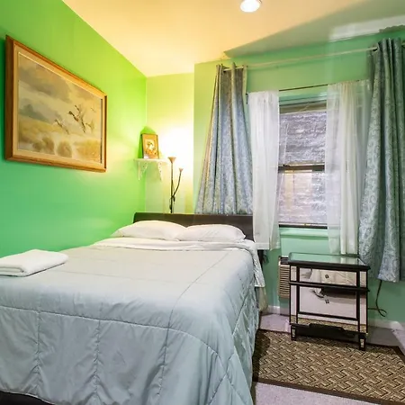 Apartment Midtown East Deluxe 2 Bedroom *