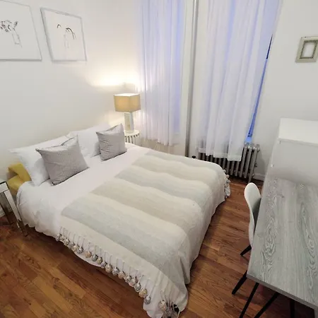 Gramercy Park Modern One Bedroom For 2 People * New York
