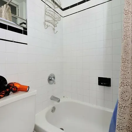 Gramercy Park Modern One Bedroom For 2 People Apartment