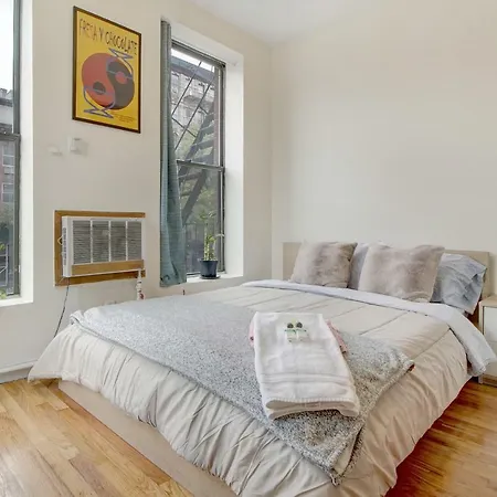 Cozy, Bright, 2bed/1bath: Prime East Village Apartment New York