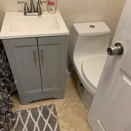 Spacious Luxury 20 Mins From Barclays! *