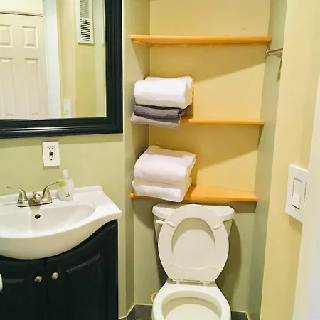 Posh Cobble Hill Apartment, 5 Minutes To Manhattan Apartment