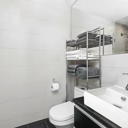 2 Bedroom 2 Bathroom Lower East Side Apartment *
