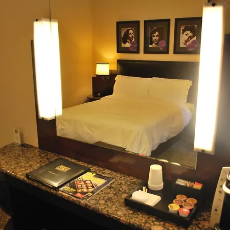 Washington Square Hotel 4*