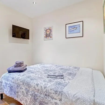 Four Bedroom Apt. On Central Park * New York