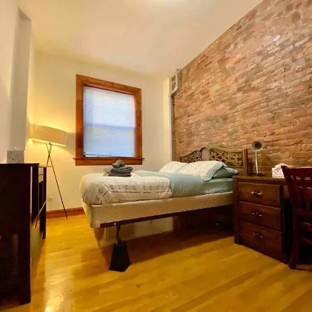 Charming Classic 3br Heart Of Nyc Apartment