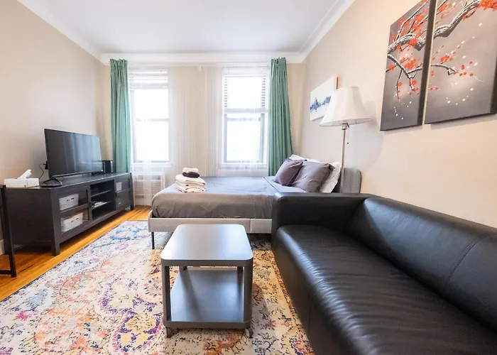 Bright Studio In Central Nyc