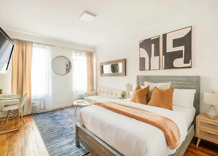 26-3A Studio Gramercy W D Outdoor Courtyard