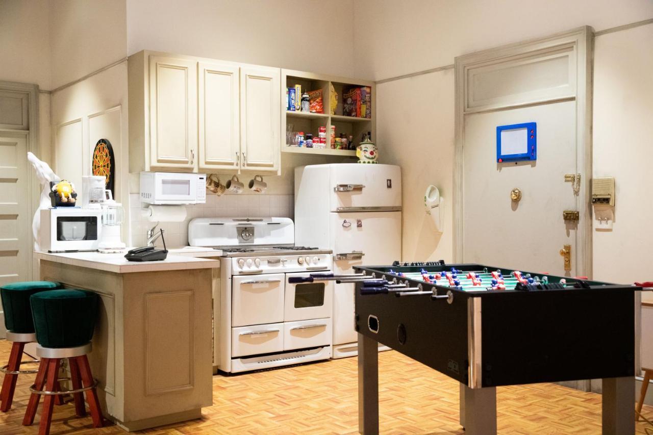 The Ultimate Sleepover At The Friends Experience * New York