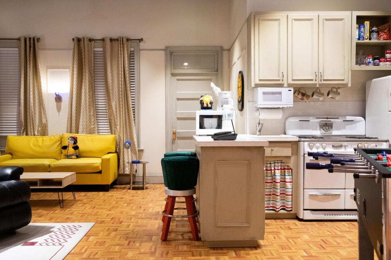 The Ultimate Sleepover At The Friends Experience * New York