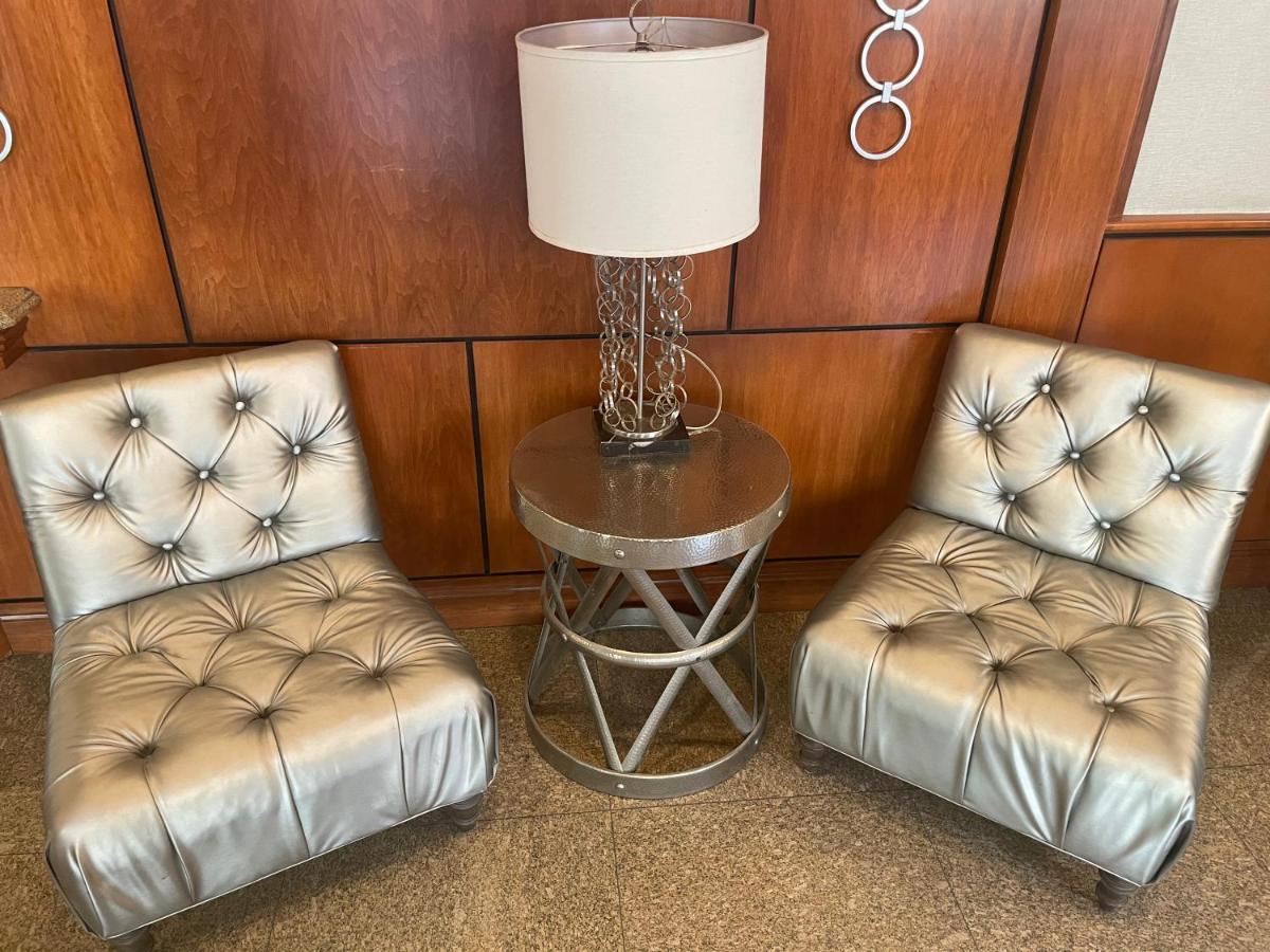 Washington Jefferson At Times Square