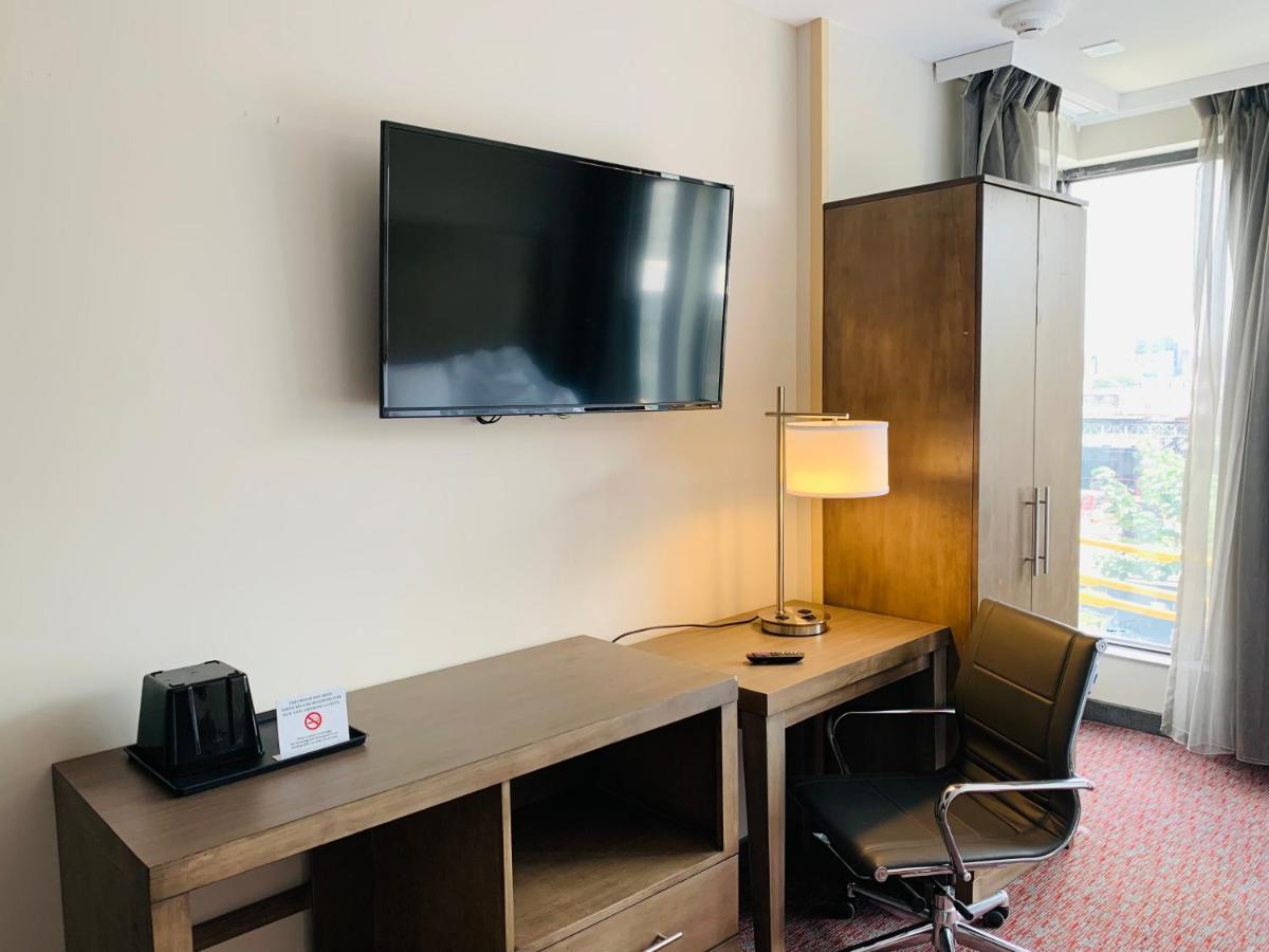 Capital Long Island Hotel