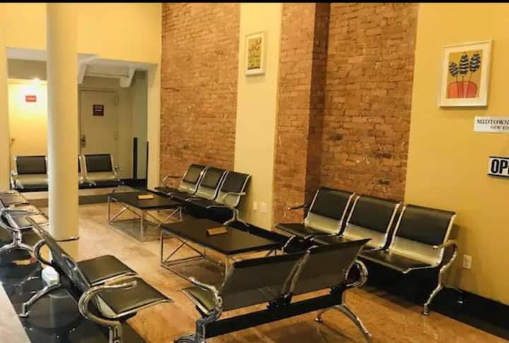 Hansem Near Empire State Building *