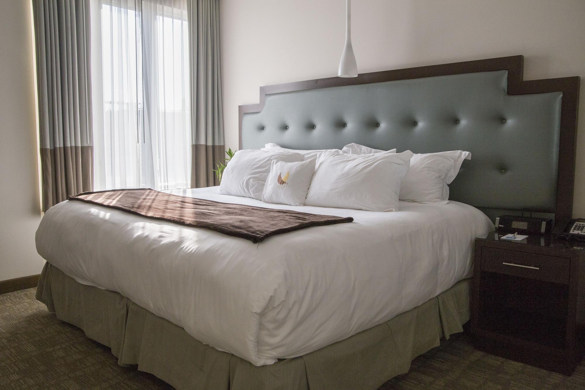 Aura Brooklyn Hotel 4*