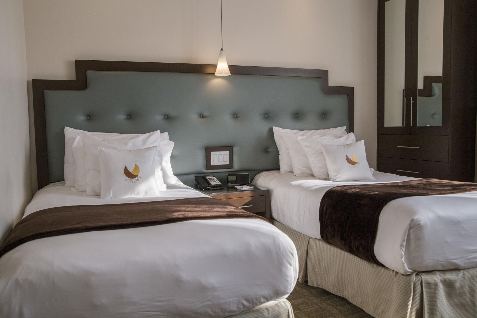 Hotel Aura Brooklyn 4*