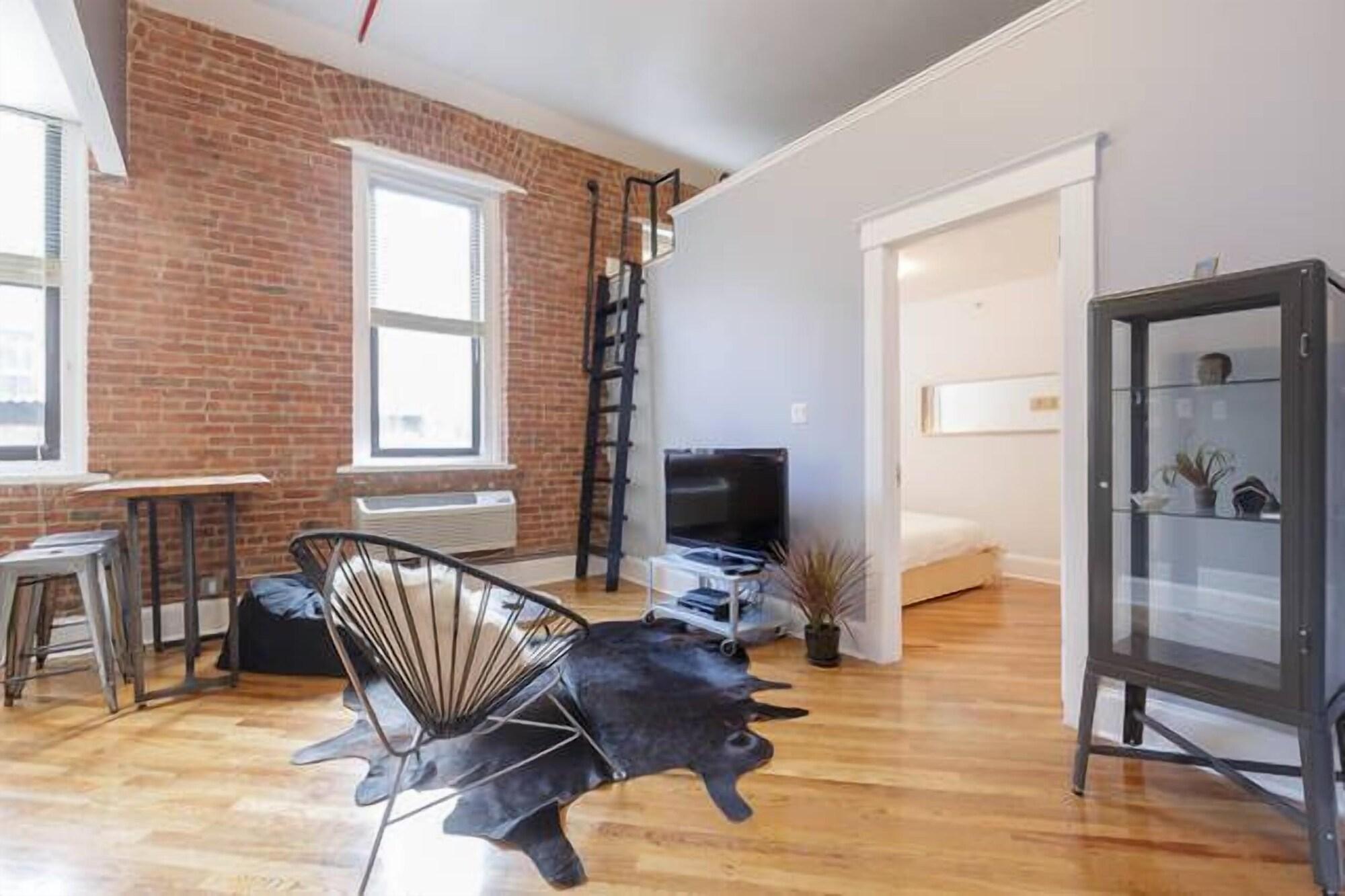 Habitat 101brooklyn Apartment