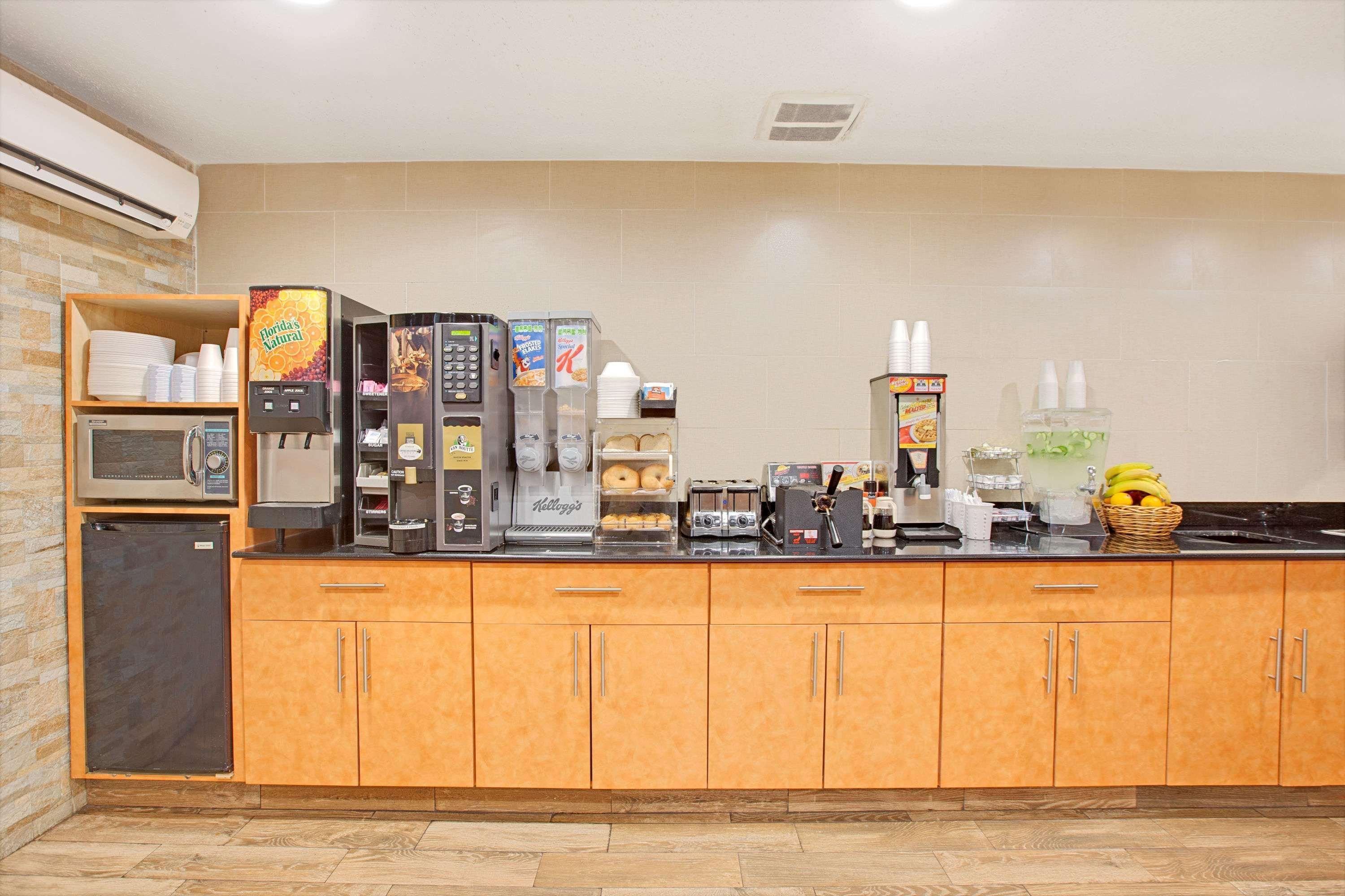 Quality Jfk Airport Rockaway Blvd Hotel 2*