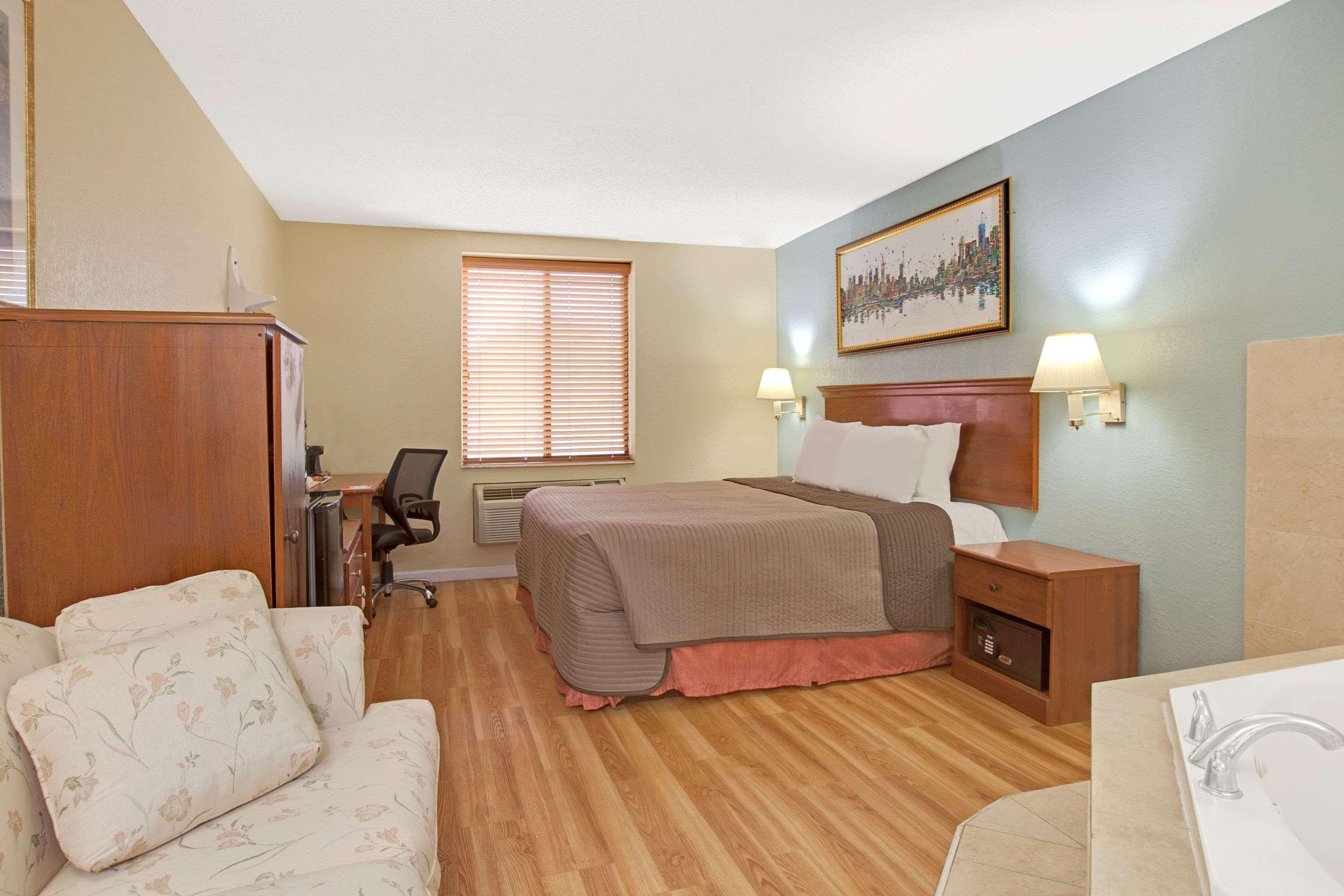 Hotel Quality Jfk Airport Rockaway Blvd 2*