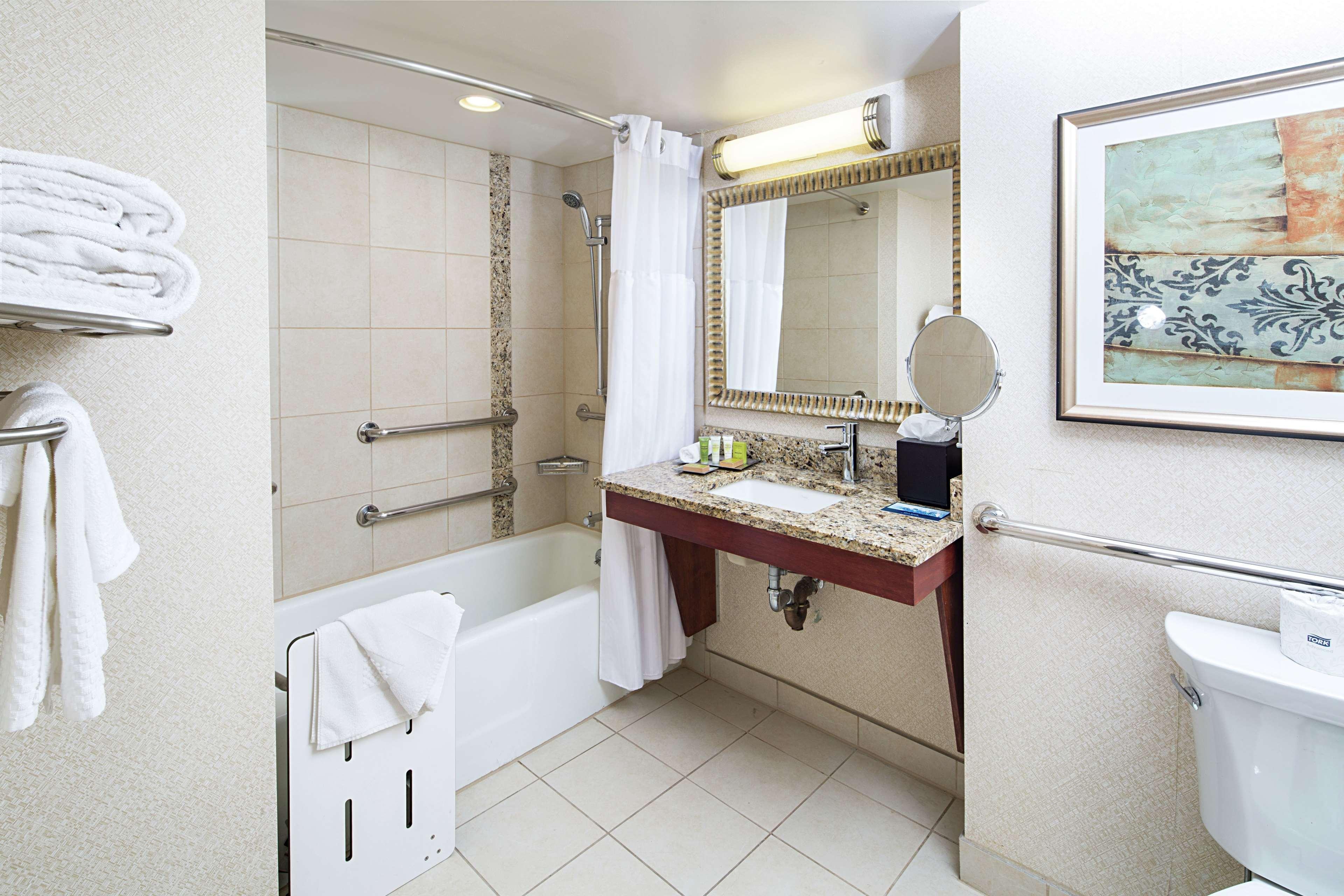 Hotel Hilton Jfk Airport 3*