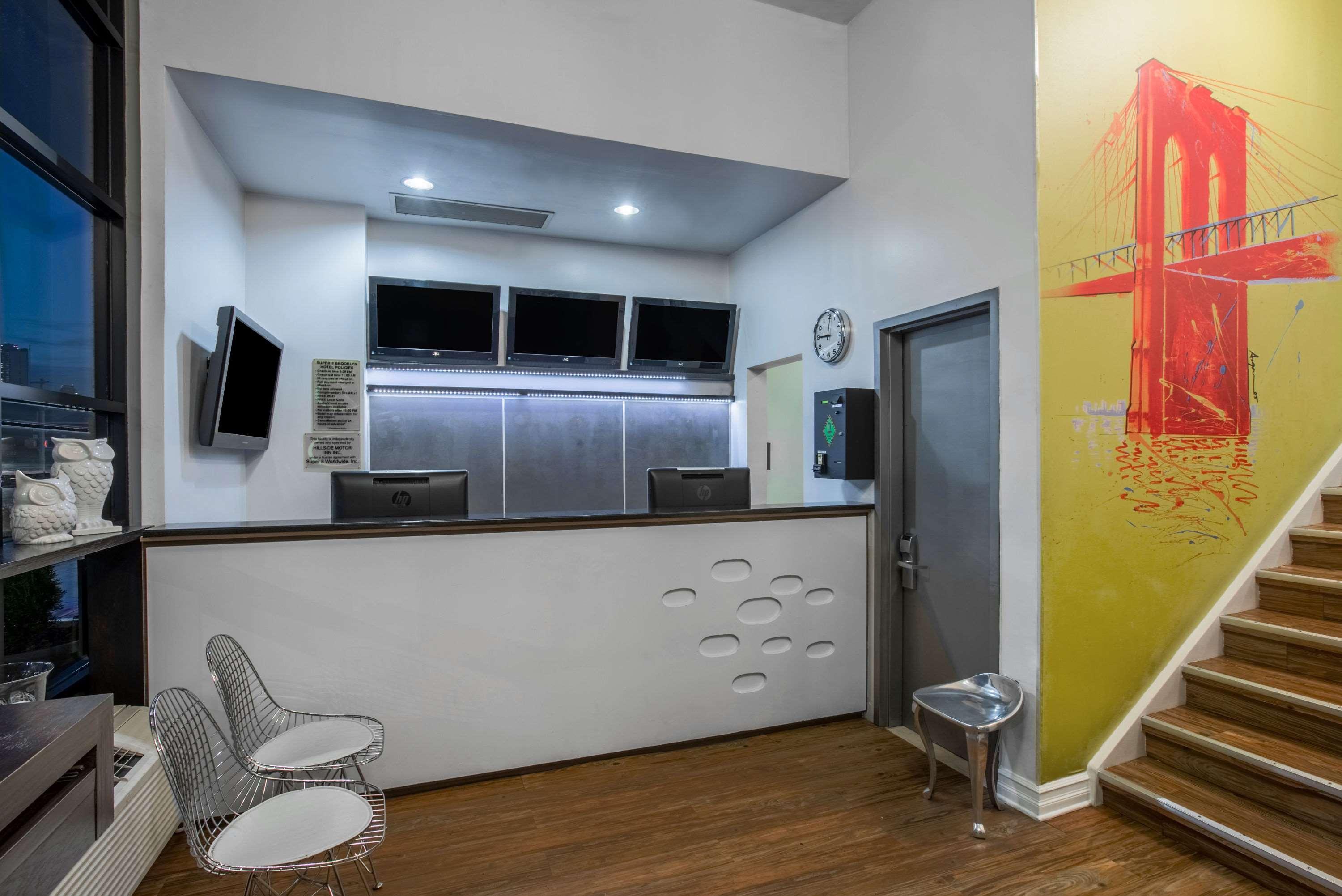 Super 8 By Wyndham Brooklyn / Park Slope Hotel