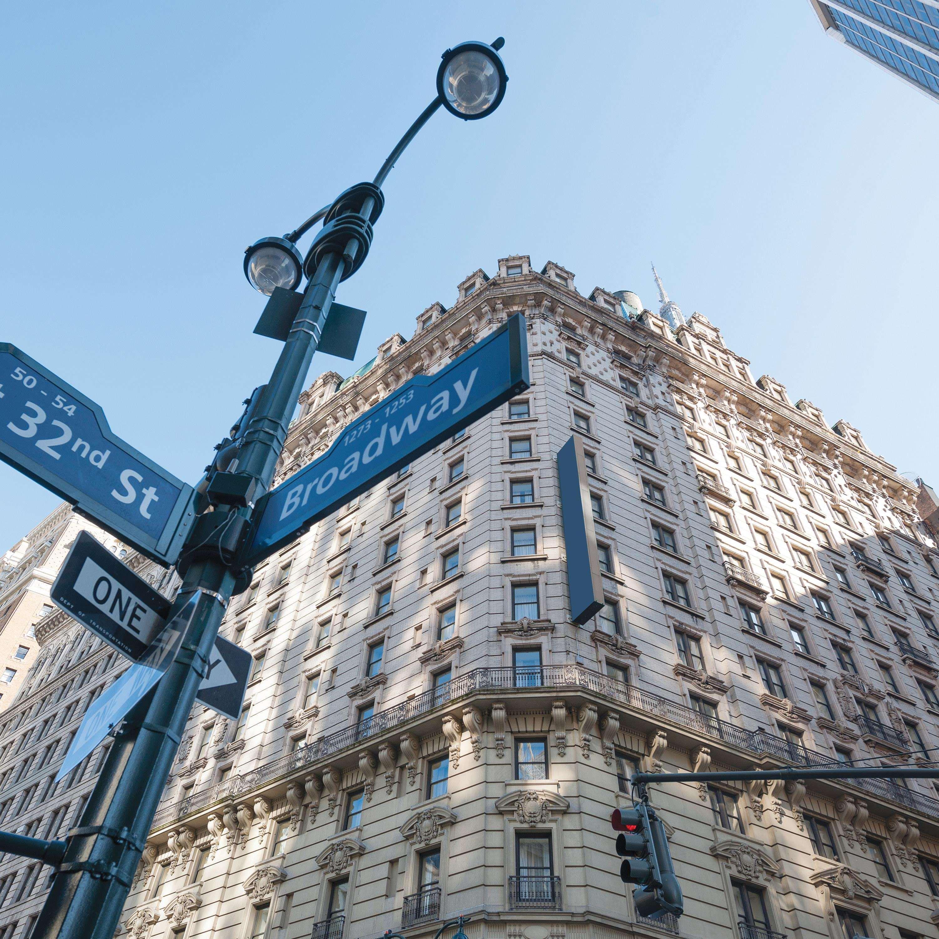 Martinique On Broadway, Curio Collection By Hilton Hotel New York
