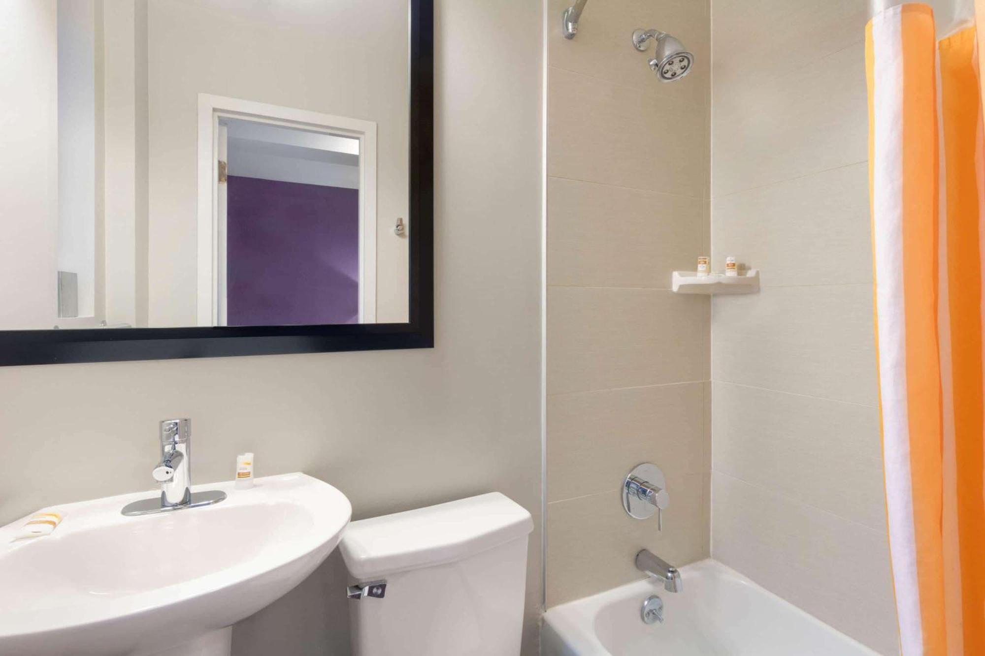 La Quinta By Wyndham Park New York