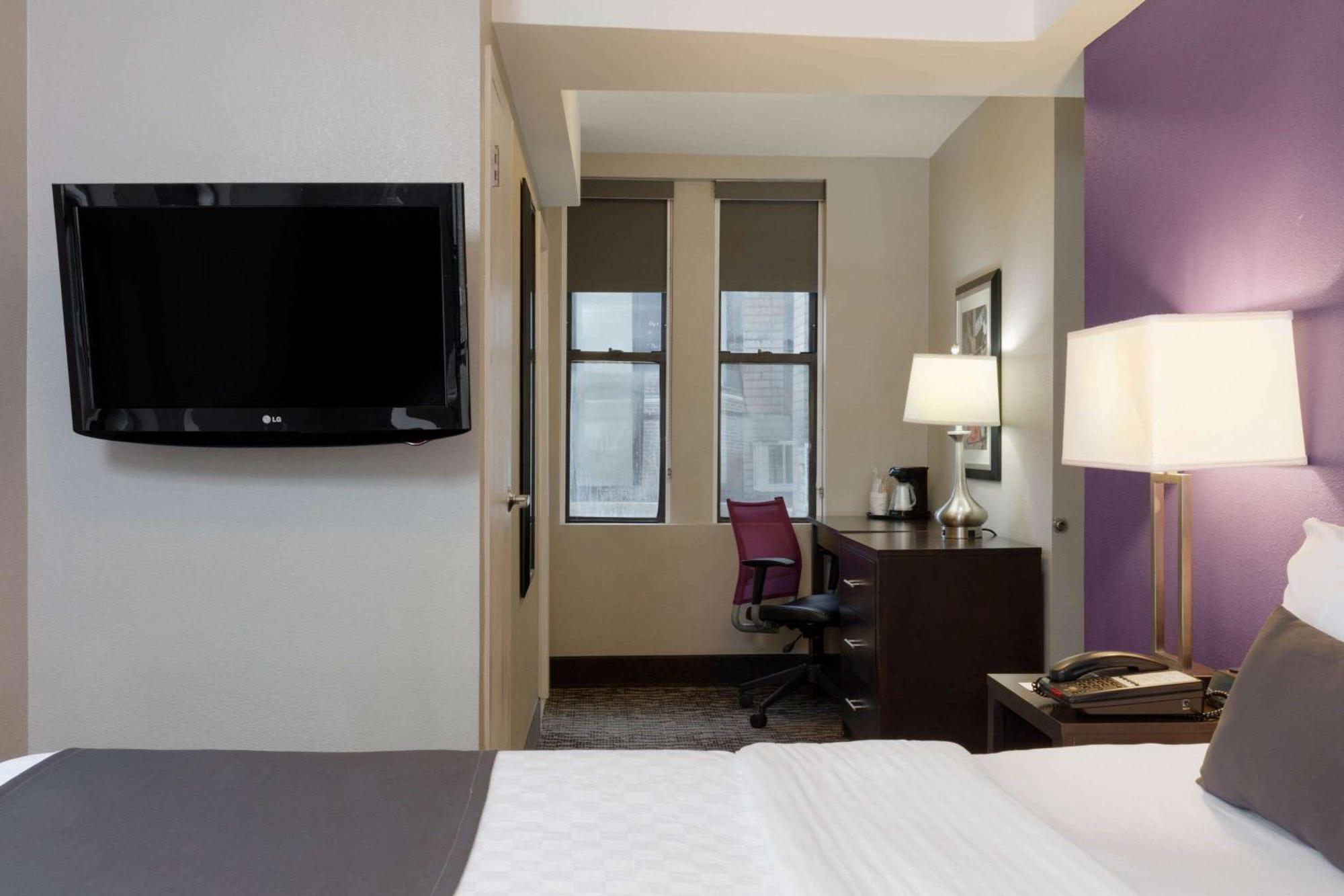 La Quinta By Wyndham Park Hotel
