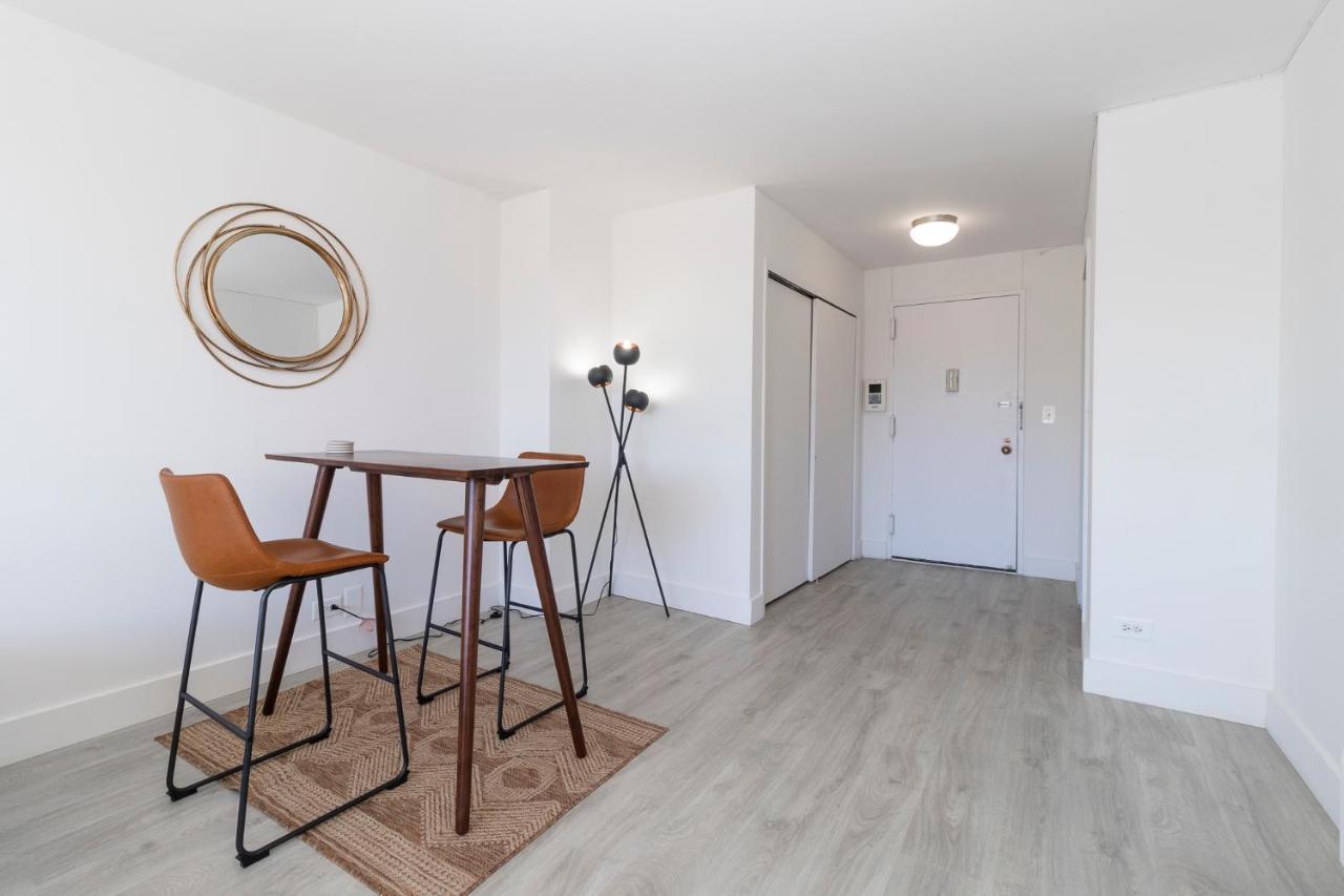 Luxury Designer Greenwich Village 1br Heaven!! Beautiful Panoramic Views! New York