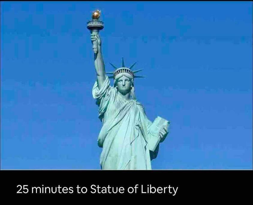 Apartment 3 Bedrooms 1 Bath Apt, 10 Min To Manhattan! New York