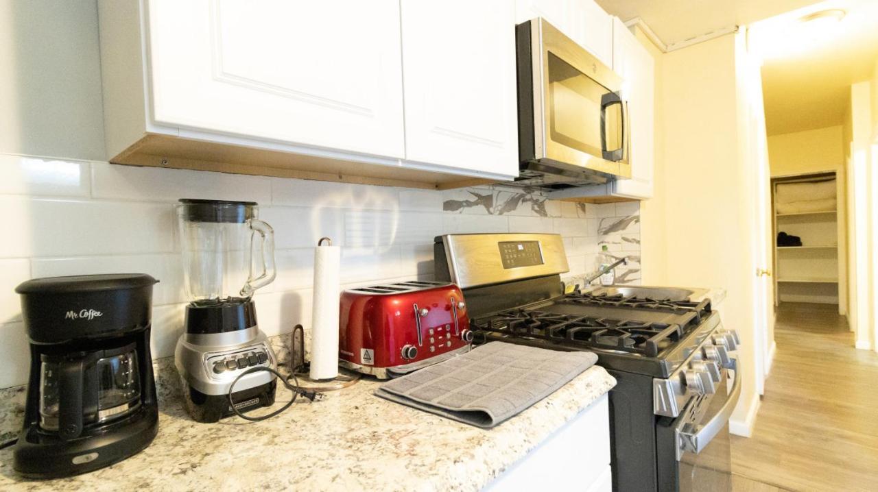 Cozy Shack 1 Bedroom Studio With Sofa And Full Kitchen In Elmhurst Ny Apartment New York