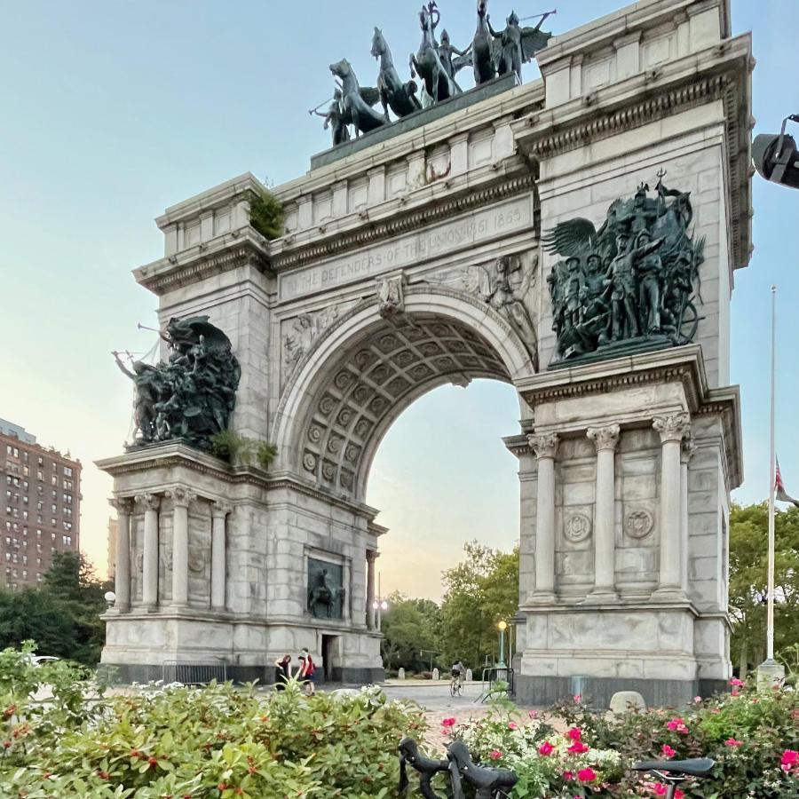 Close To All! 2-room In A 1-family Townhouse * New York