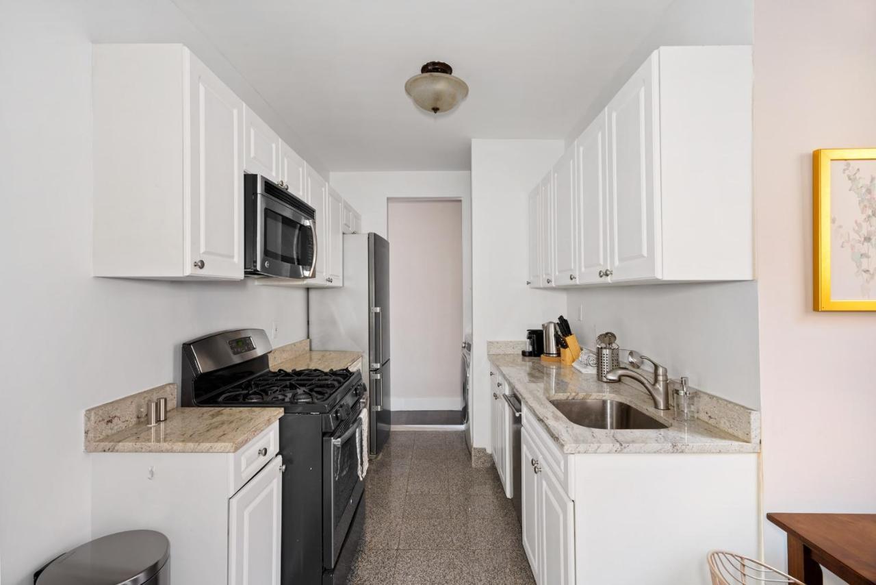 Designed 3br In Upper Manhattan With Washer And Dryer