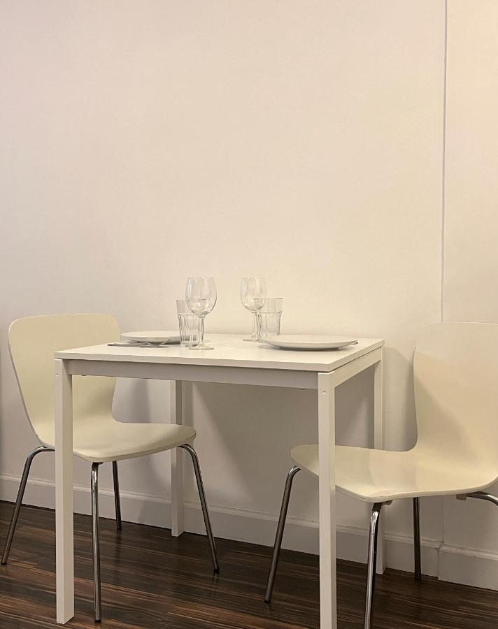 Close To All! 2-room In A 1-family Townhouse Apartment New York