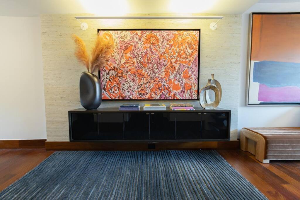 E10-3 3br Designer Townhouse Apartment