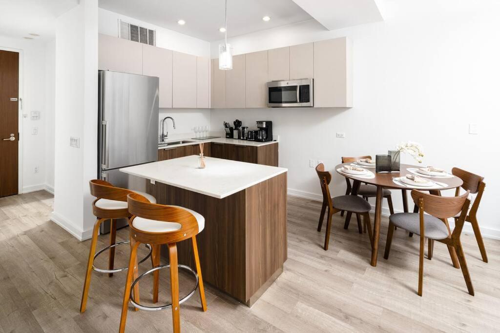 Apartment Sophisticated 2bd/1,5ba With W/d In Unit *