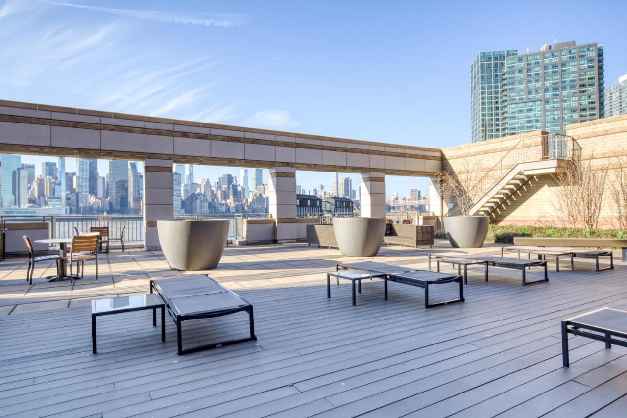 Lic 2br W Wd Elevator Doorman Nr E River Nyc-766 Appartement