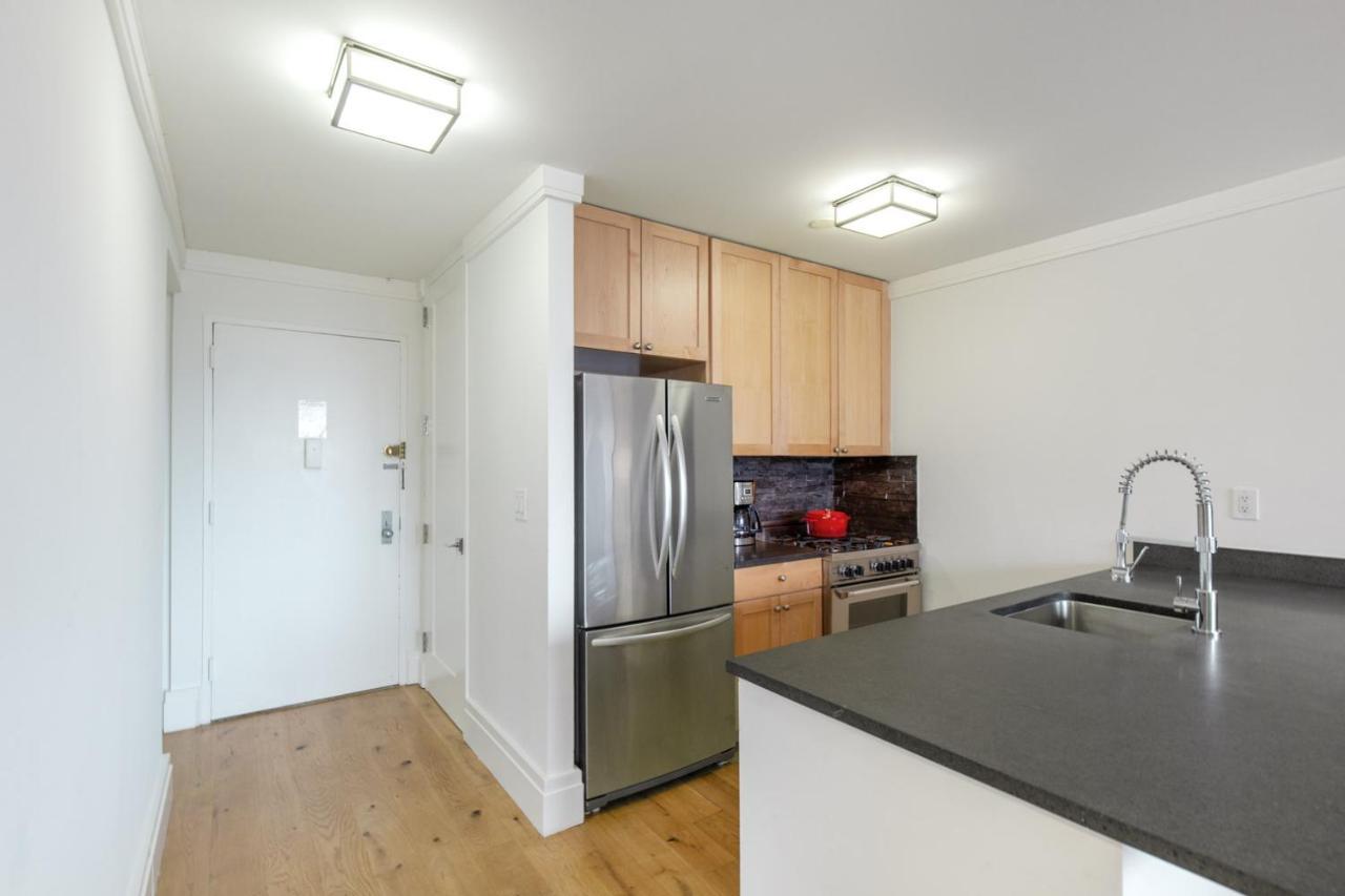 Ues 2br W Gym Doorman Nr Central Park Nyc-350 Appartement