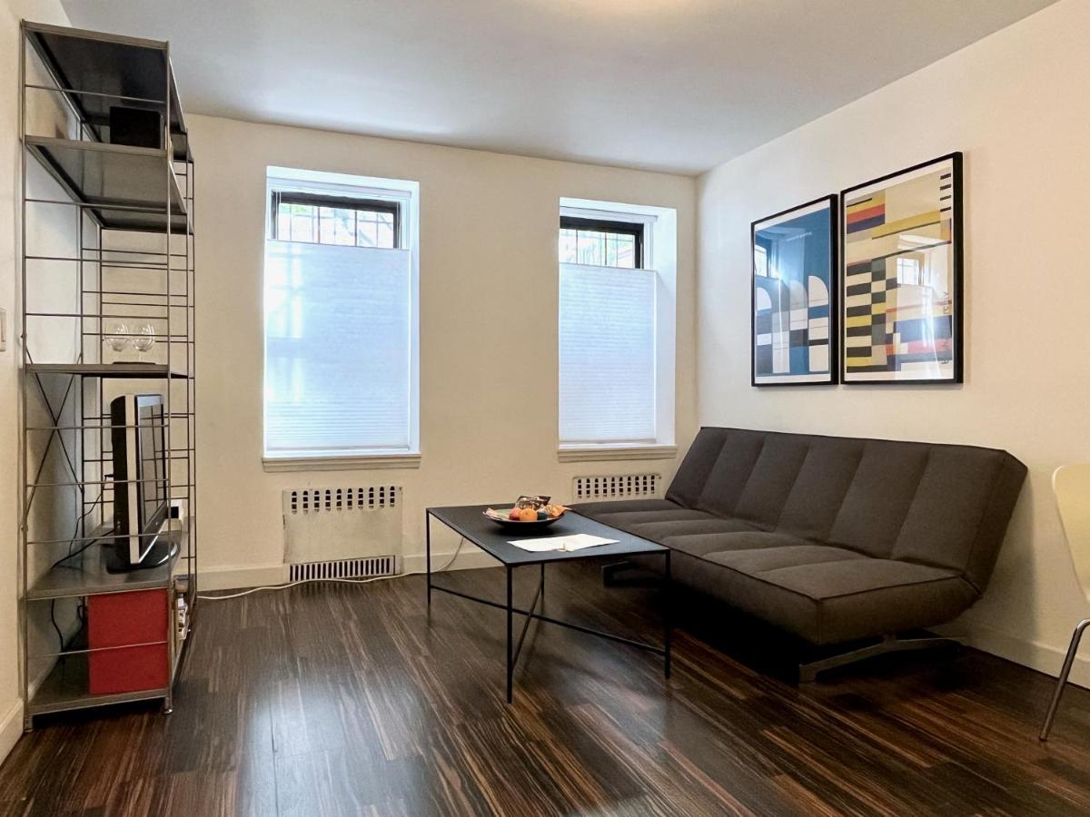 Apartment Close To All! 2-room In A 1-family Townhouse New York